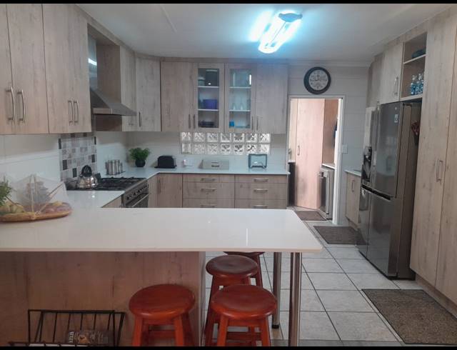 4 BEDROOM HOUSE FOR SALE IN SAFARI GARDENS